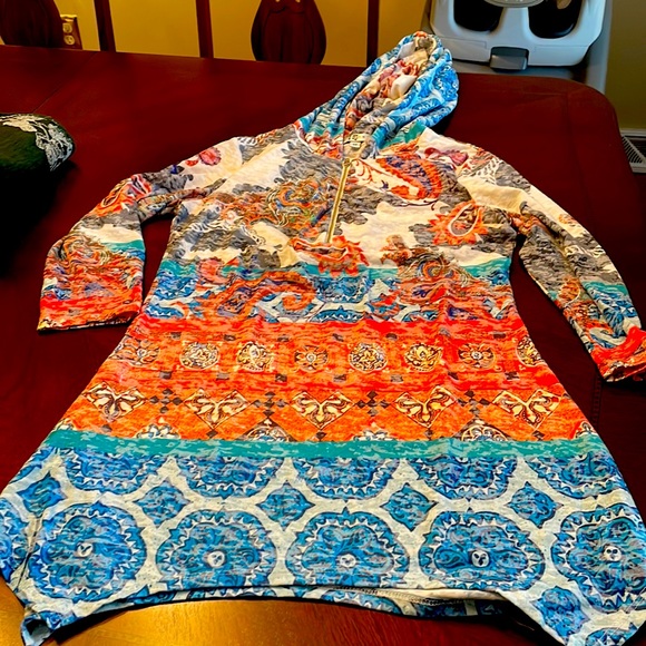 Colorful Paris IQ Tunic - Picture 1 of 2